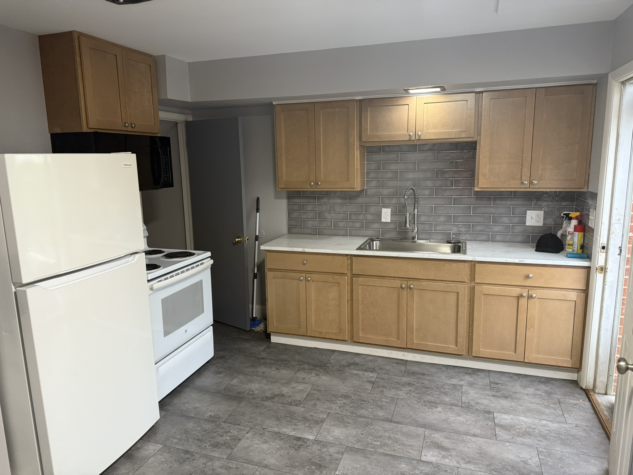 905 North Meadows Court
